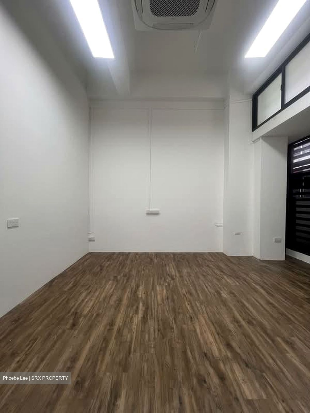 A'posh Bizhub (D27), Factory #556272561
